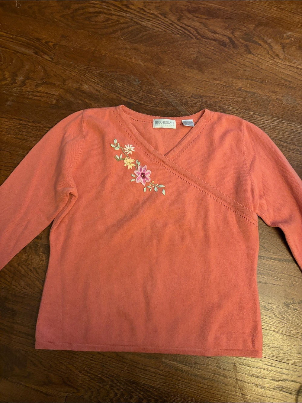 Hugo Buscati Coral cashmere V-Neck Sweater with Floral Embroidery